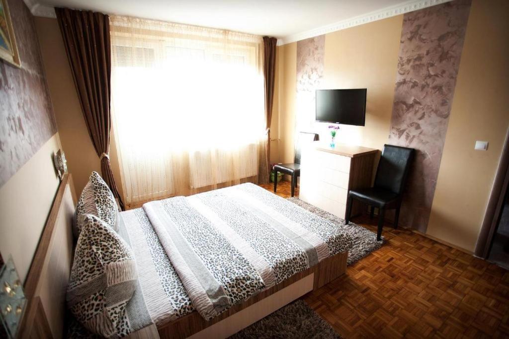 Apartamente Deluxe George Băile Felix エクステリア 写真